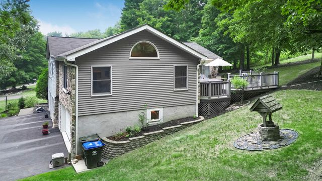 25 Cocoa Lane, Newburgh, NY 12550