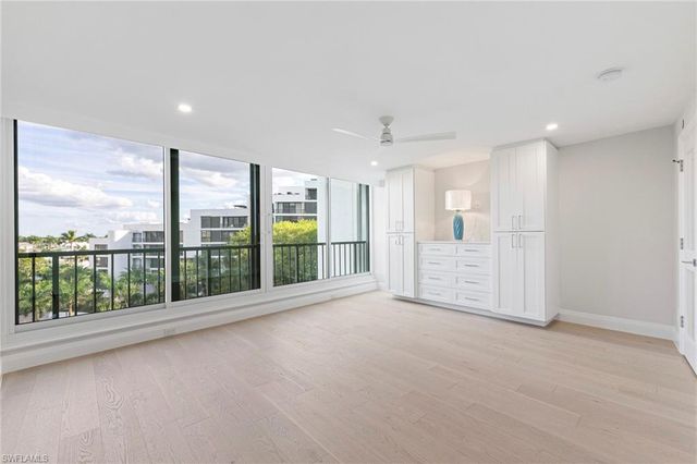 2382 Gulf Shore BLVD N # 502, Naples, FL 34103