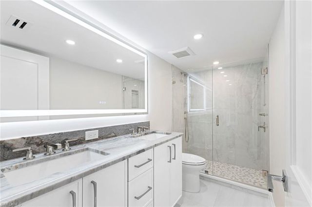 2382 Gulf Shore BLVD N # 502, Naples, FL 34103