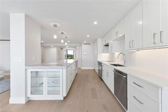 2382 Gulf Shore BLVD N # 502, Naples, FL 34103