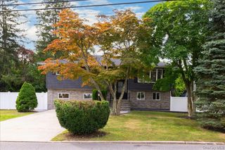 22 Brian Drive, East Islip, NY 11730