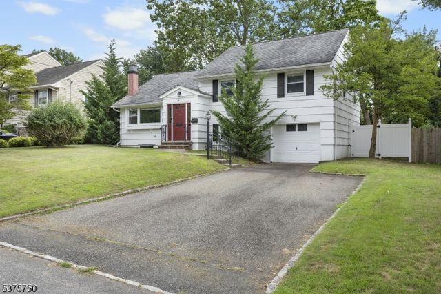 35 Grissing Ct, Cedar Grove Twp., NJ 07009