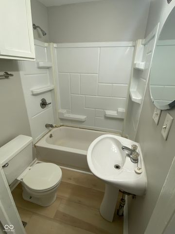 4305 Rockville Road, Indianapolis, IN 46222