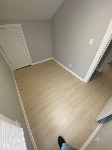 4305 Rockville Road, Indianapolis, IN 46222