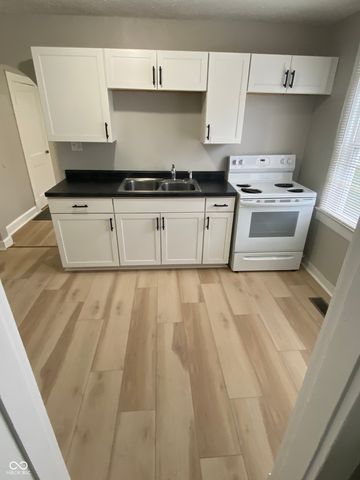 4305 Rockville Road, Indianapolis, IN 46222