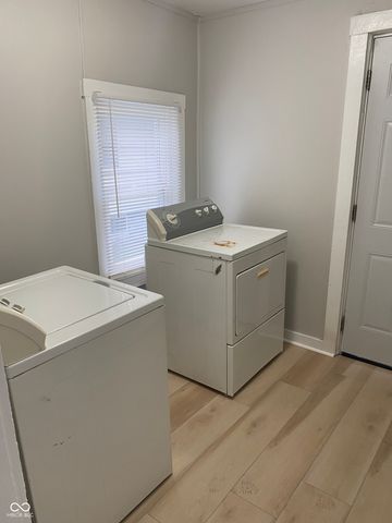 4305 Rockville Road, Indianapolis, IN 46222