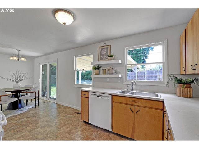 6755 Sw PRINCESS Ave, Beaverton, OR 97008