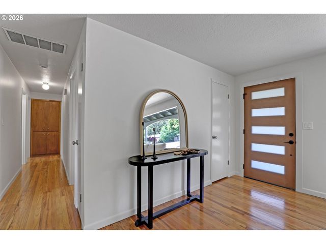 6755 Sw PRINCESS Ave, Beaverton, OR 97008