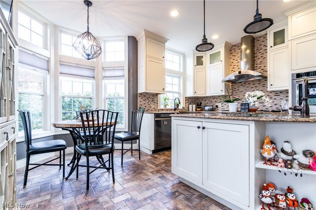 310 Blossom Lane, Orange, OH 44022