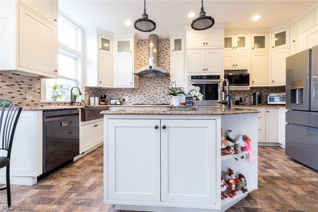 310 Blossom Lane, Orange, OH 44022