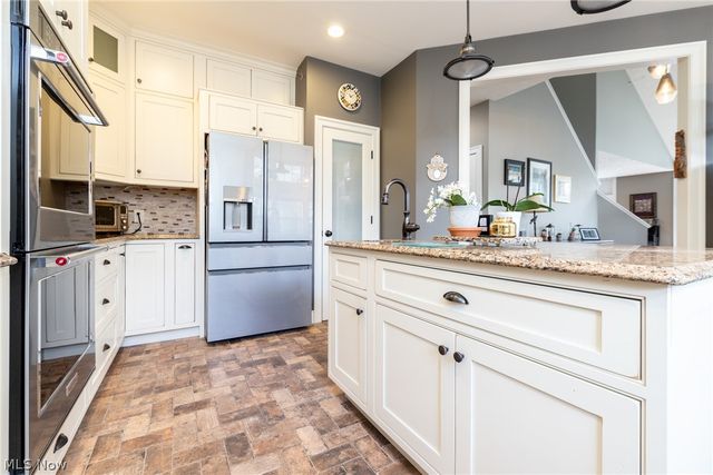 310 Blossom Lane, Orange, OH 44022