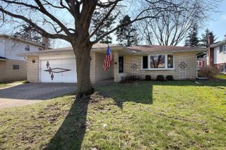 914 S Robert Drive, Mount Prospect, IL 60056