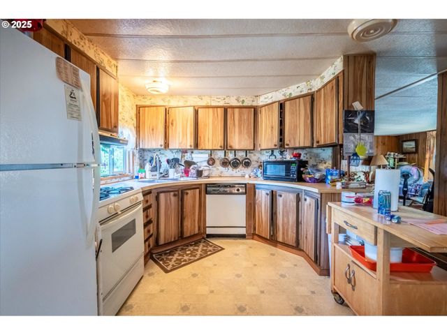 94291 VALPY St, Langlois, OR 97450