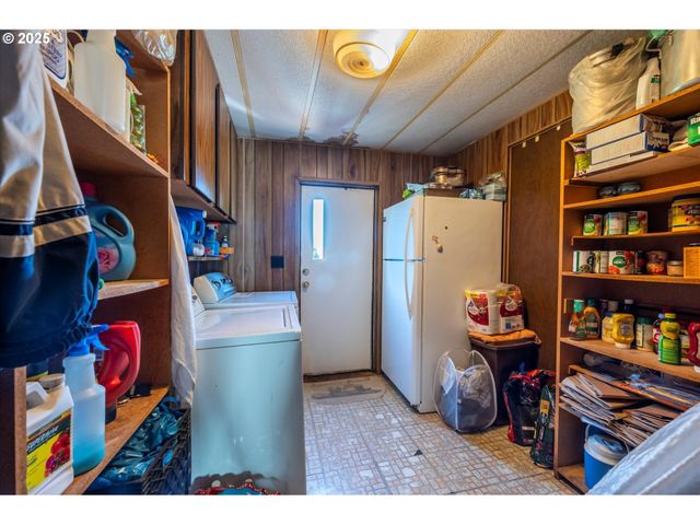 94291 VALPY St, Langlois, OR 97450