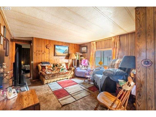 94291 VALPY St, Langlois, OR 97450