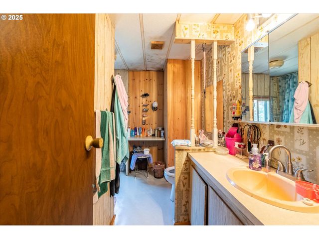 94291 VALPY St, Langlois, OR 97450