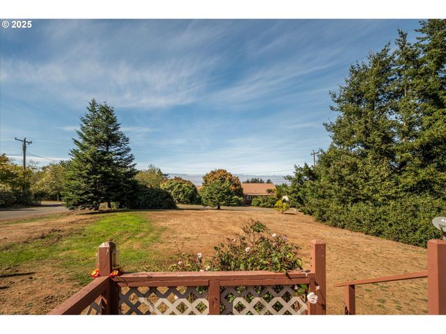 94291 VALPY St, Langlois, OR 97450