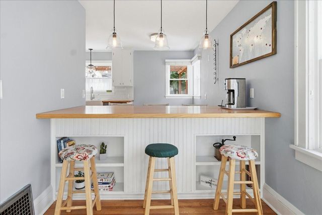 4008 Zenith Avenue N, Robbinsdale, MN 55422