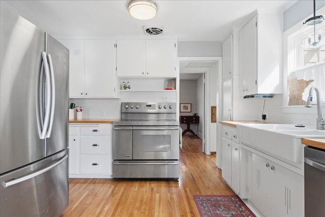 4008 Zenith Avenue N, Robbinsdale, MN 55422