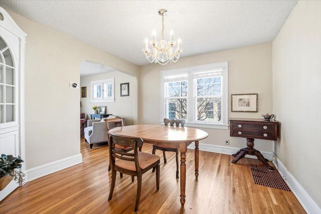 4008 Zenith Avenue N, Robbinsdale, MN 55422