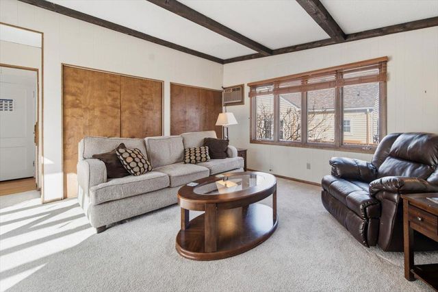 4008 Zenith Avenue N, Robbinsdale, MN 55422