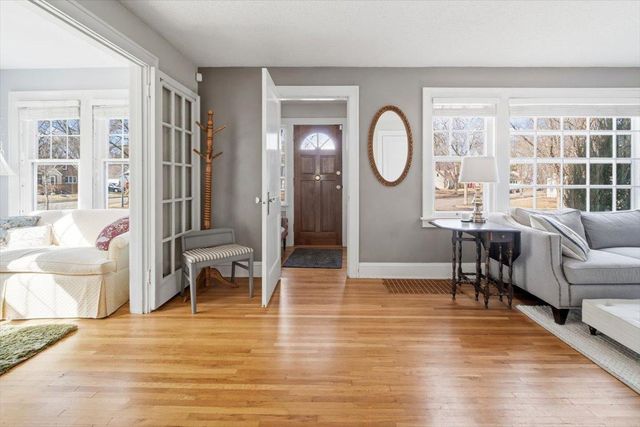 4008 Zenith Avenue N, Robbinsdale, MN 55422