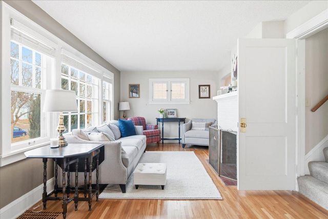 4008 Zenith Avenue N, Robbinsdale, MN 55422