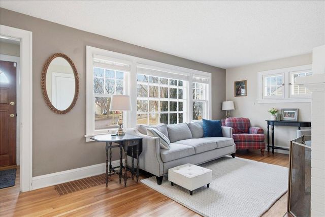 4008 Zenith Avenue N, Robbinsdale, MN 55422