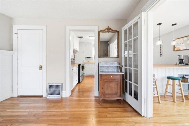 4008 Zenith Avenue N, Robbinsdale, MN 55422