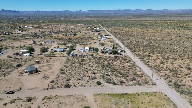 2.08 AC Agua Fria Dr, Golden Valley, AZ 86413
