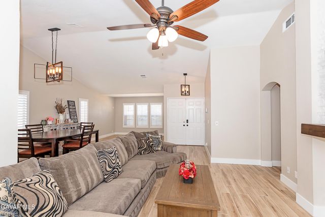 1616 Kings Road, Palmdale, CA 93551