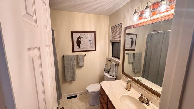 330 N Boundary Street, Dalton, GA 30720