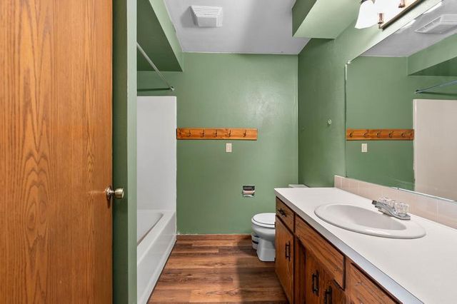 W8136 SANDY LANE, Hortonville, WI 54944