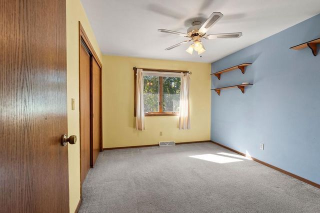 W8136 SANDY LANE, Hortonville, WI 54944