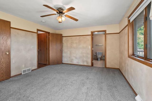 W8136 SANDY LANE, Hortonville, WI 54944