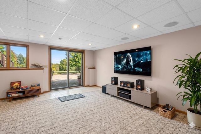 W8136 SANDY LANE, Hortonville, WI 54944