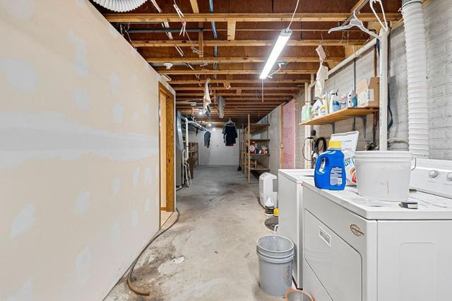 W8136 SANDY LANE, Hortonville, WI 54944