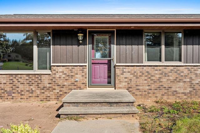 W8136 SANDY LANE, Hortonville, WI 54944