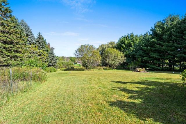W8136 SANDY LANE, Hortonville, WI 54944