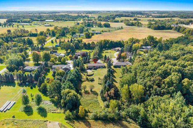 W8136 SANDY LANE, Hortonville, WI 54944