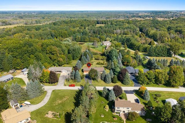 W8136 SANDY LANE, Hortonville, WI 54944