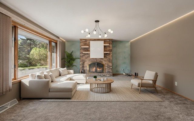 W8136 SANDY LANE, Hortonville, WI 54944