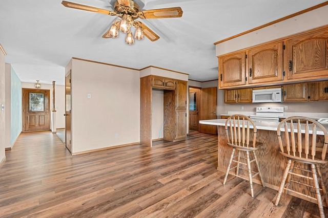 W8136 SANDY LANE, Hortonville, WI 54944