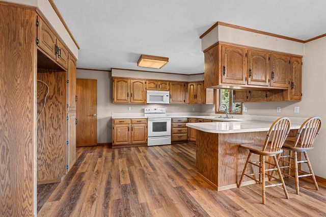 W8136 SANDY LANE, Hortonville, WI 54944