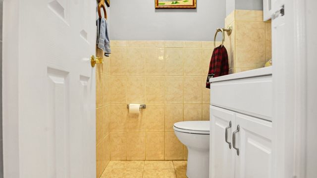 23 Briarwood Pl, Westfield, MA 01085