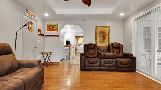 23 Briarwood Pl, Westfield, MA 01085