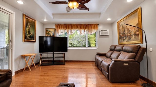 23 Briarwood Pl, Westfield, MA 01085