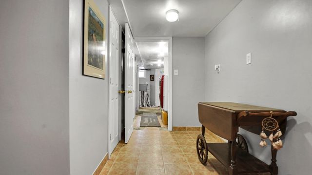 23 Briarwood Pl, Westfield, MA 01085