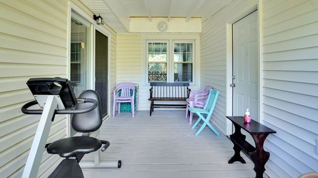 23 Briarwood Pl, Westfield, MA 01085
