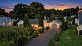 23 Briarwood Pl, Westfield, MA 01085